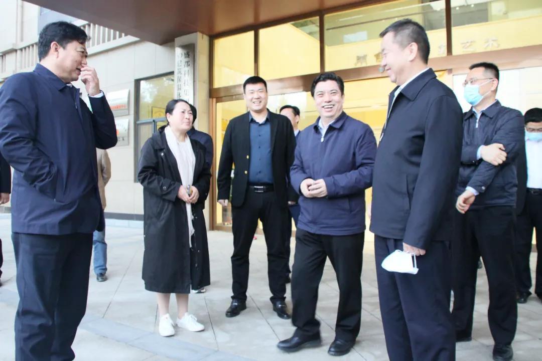 石墨聚苯板,真石漆涂料,保温一体化